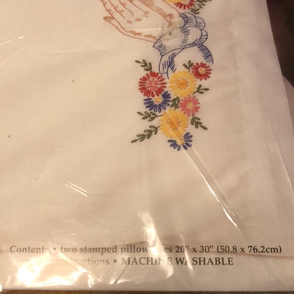 BUCILLA PRAYING HANDS PILLOWCASE PAIR 64974 STAMPED EMBROIDERY 20"x30" - Picture 5 of 6